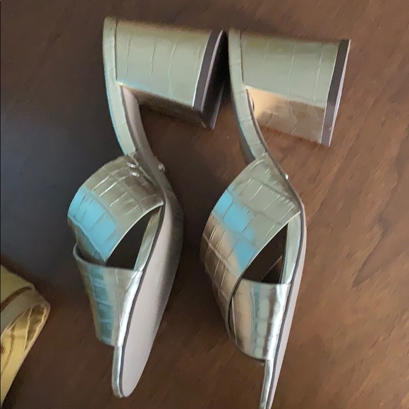 Shoes - Picture 2 of 4